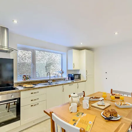 Holiday home 2 Bed In Langtoft 82339 Weaverthorpe