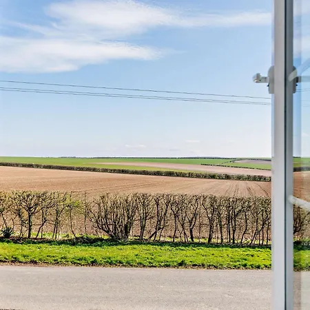 2 Bed In Langtoft 82339 Holiday home