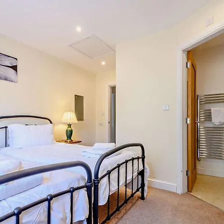 2 Bed In Langtoft 82339 Holiday home